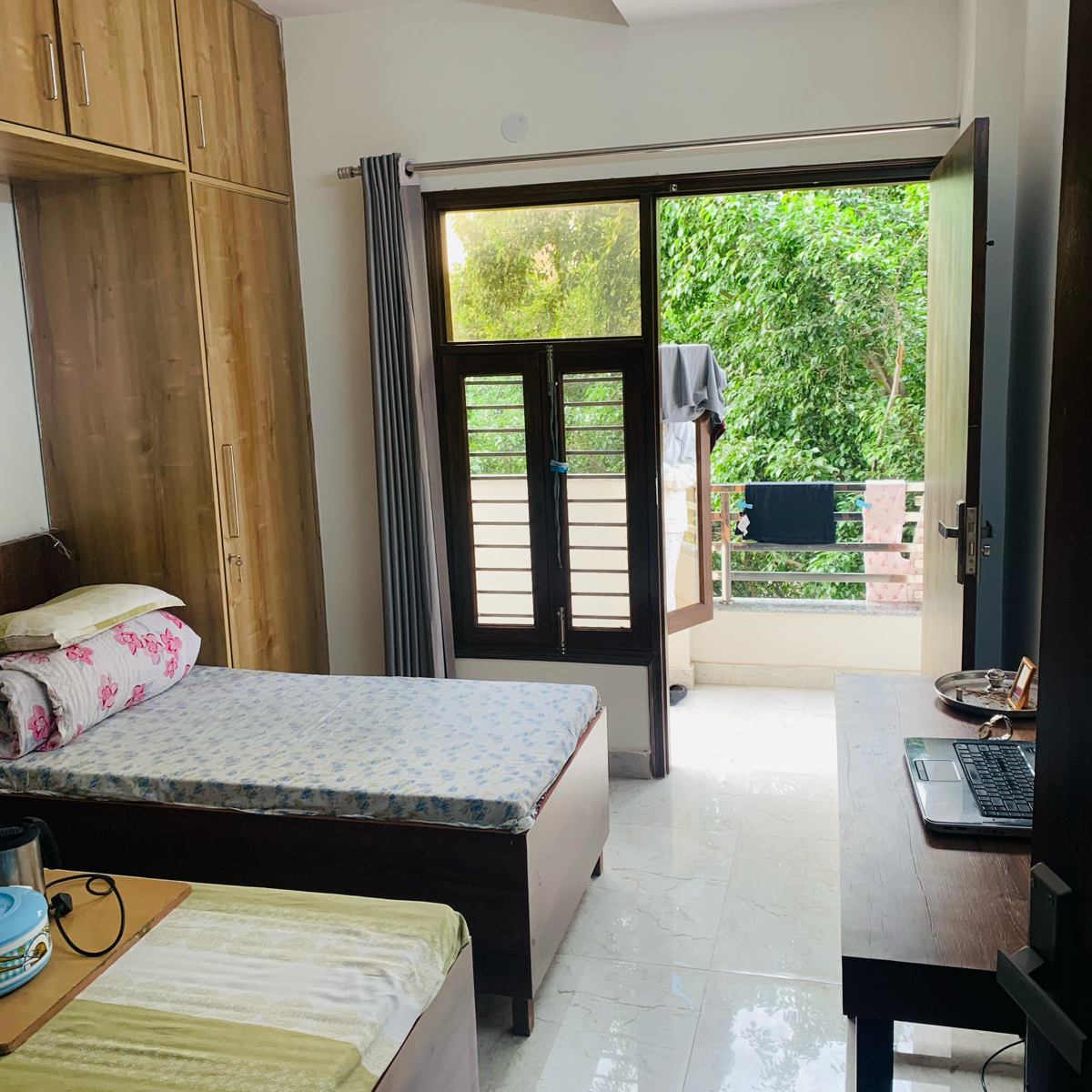 Paying Guest vs. Rental Accommodation: Which is Better in Gurgaon?